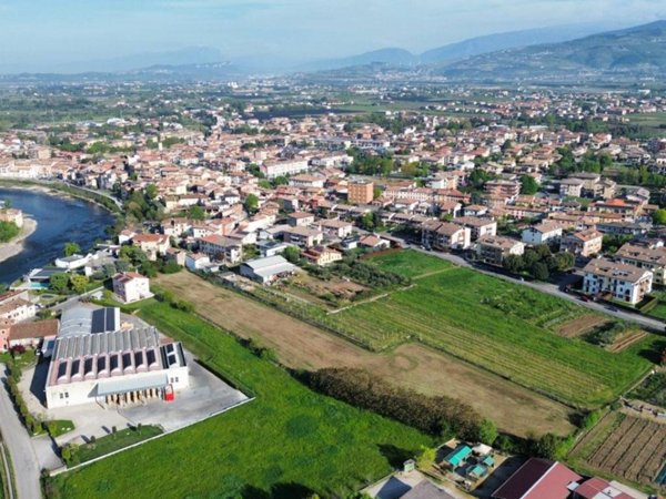 terreno edificabile in vendita a Pescantina