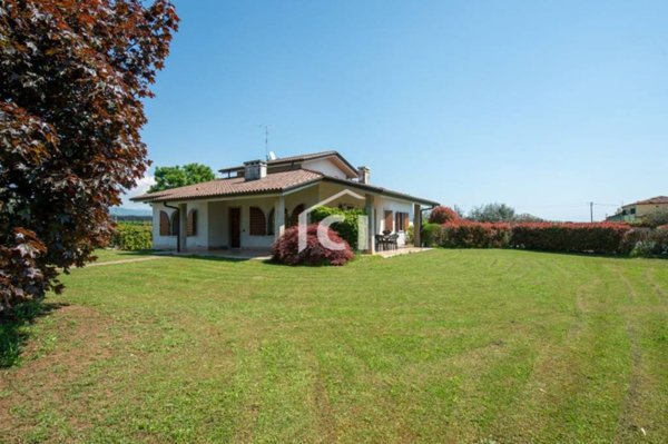 casa indipendente in vendita a Pescantina