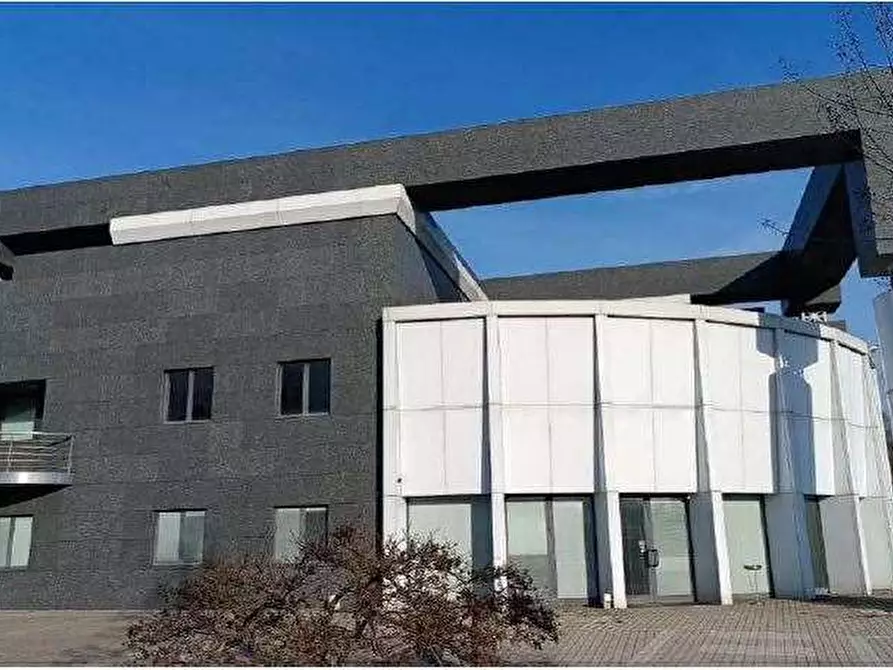 locale di sgombero in vendita a Pescantina