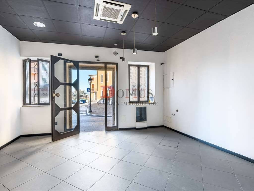 negozio in vendita a Pescantina