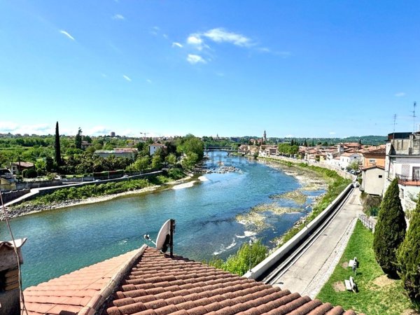 pentavano in vendita a Pescantina