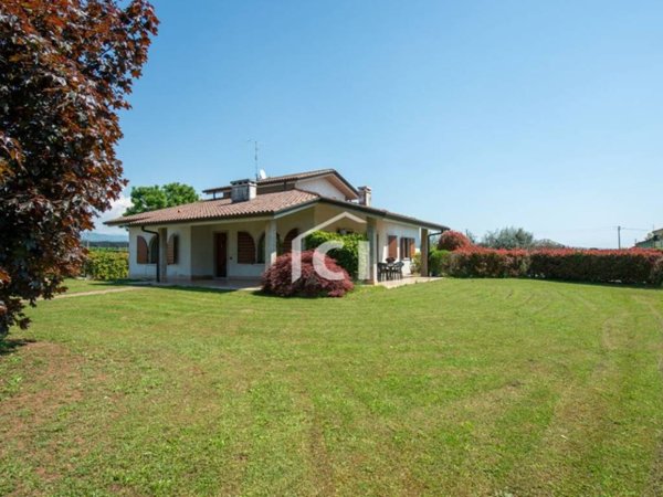 casa indipendente in vendita a Pescantina in zona Ospedaletto