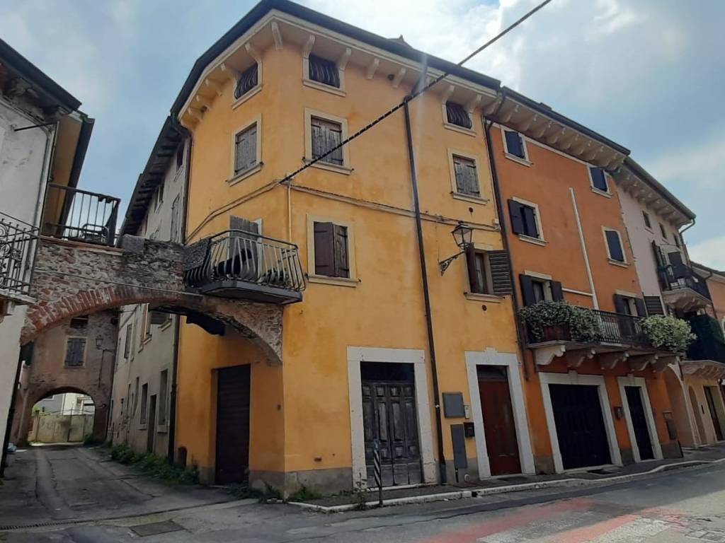 appartamento in vendita a Pescantina in zona Balconi