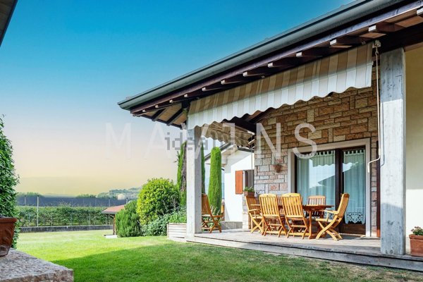 casa indipendente in vendita a Pescantina in zona Santa Lucia