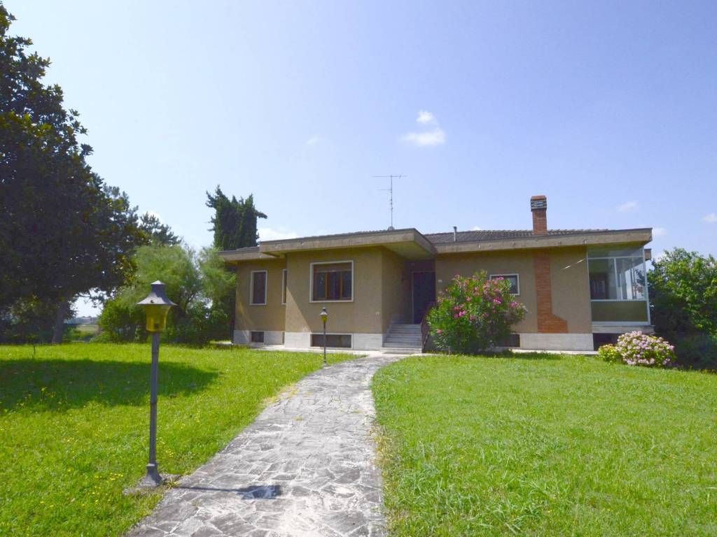 casa indipendente in vendita a Pescantina in zona Balconi