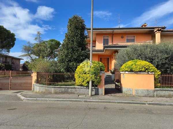 appartamento in vendita a Pescantina in zona Settimo