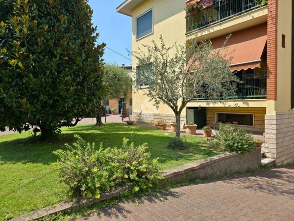 casa indipendente in vendita a Pescantina