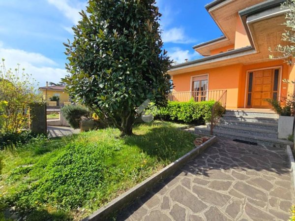 casa indipendente in vendita a Pescantina in zona Settimo