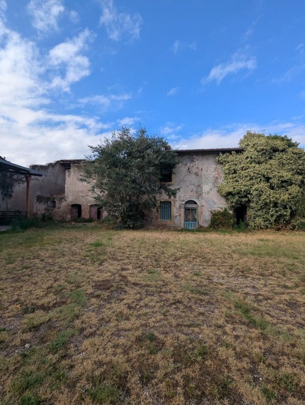 casale in vendita a Pescantina in zona Arcè