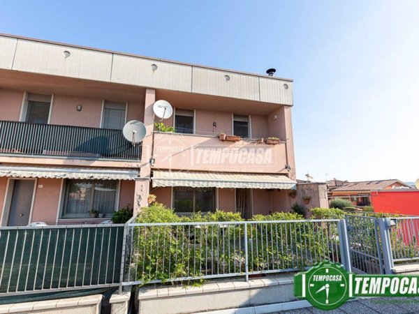 casa indipendente in vendita a Pescantina