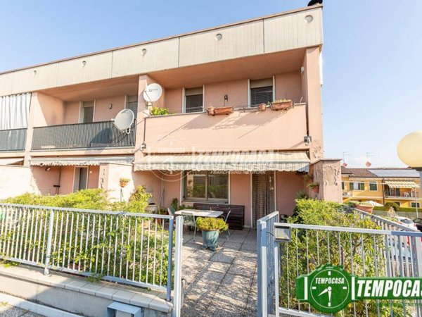 casa indipendente in vendita a Pescantina