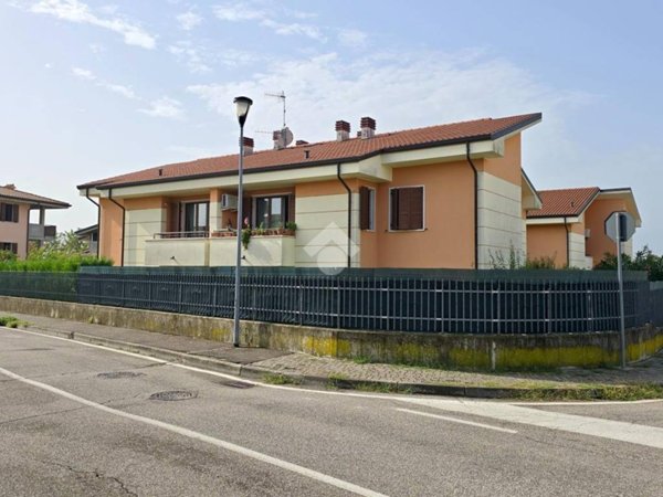appartamento in vendita a Pescantina in zona Ospedaletto