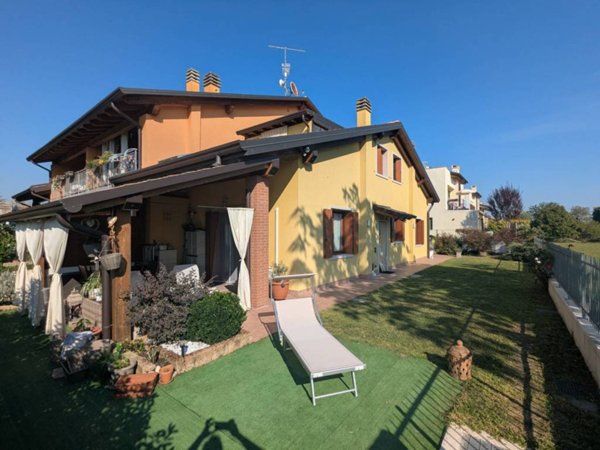 casa indipendente in vendita a Pescantina in zona Settimo