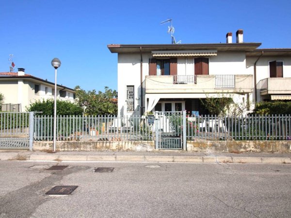 casa indipendente in vendita a Pescantina in zona Settimo