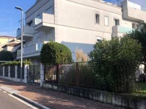 appartamento in vendita a Peschiera del Garda
