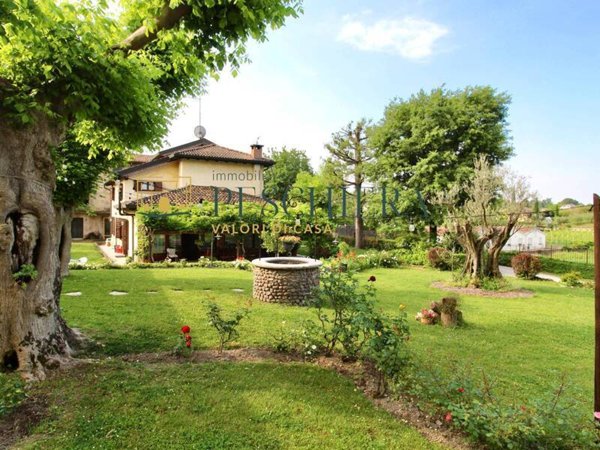 casa indipendente in vendita a Peschiera del Garda