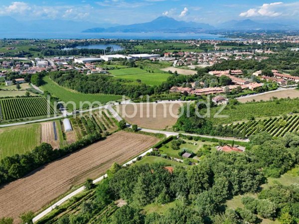 casa indipendente in vendita a Peschiera del Garda