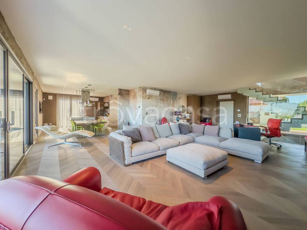 casa indipendente in vendita a Peschiera del Garda