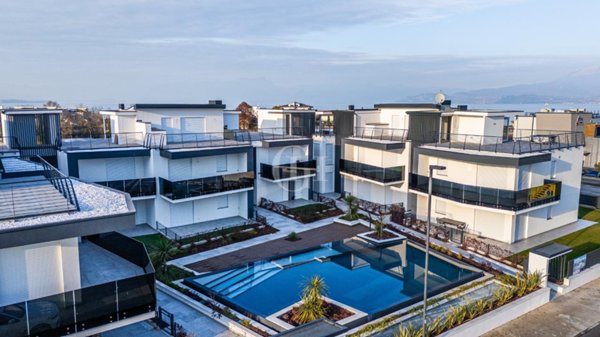 appartamento in vendita a Peschiera del Garda in zona San Benedetto di Lugana