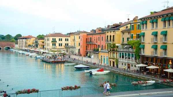 negozio in vendita a Peschiera del Garda