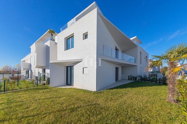 appartamento in vendita a Peschiera del Garda