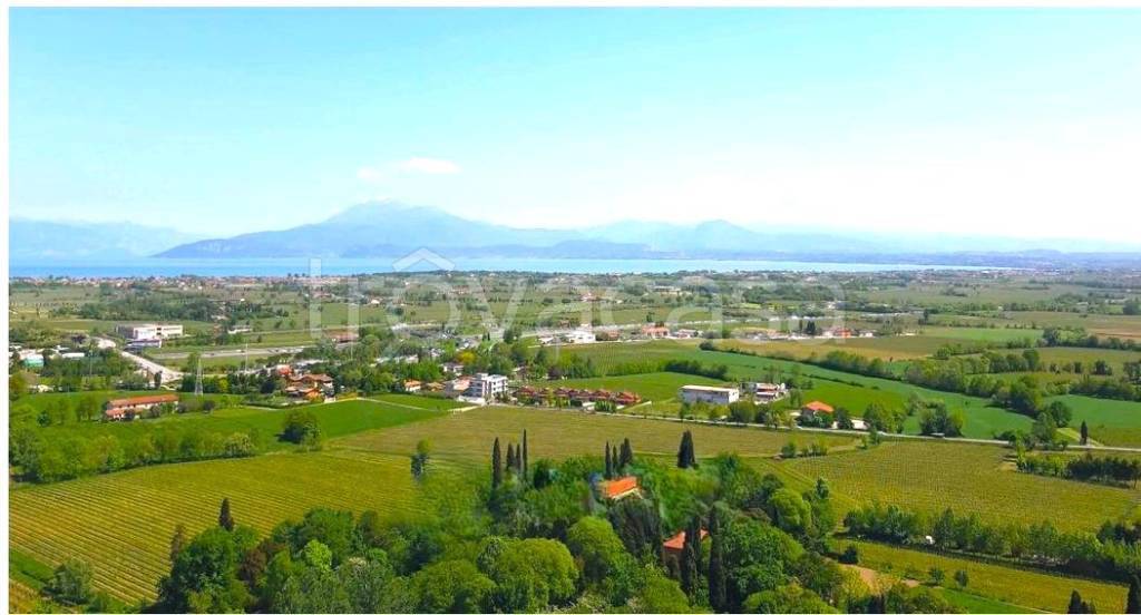 casa indipendente in vendita a Peschiera del Garda