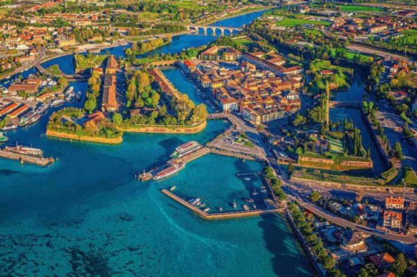 appartamento in vendita a Peschiera del Garda