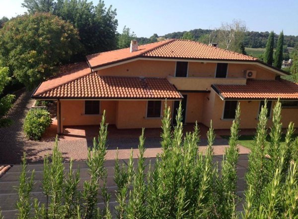 casa indipendente in vendita a Peschiera del Garda