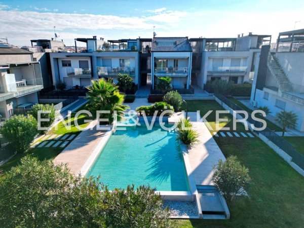 appartamento in vendita a Peschiera del Garda in zona San Benedetto di Lugana