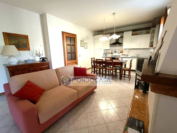 appartamento in vendita a Peschiera del Garda in zona Dolci