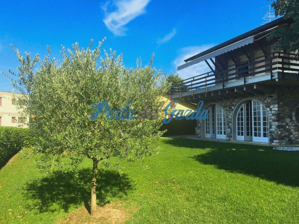 casa indipendente in vendita a Peschiera del Garda
