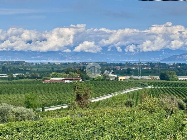 casa indipendente in vendita a Peschiera del Garda