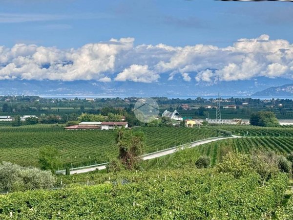 casa indipendente in vendita a Peschiera del Garda