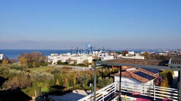 casa indipendente a Peschiera del Garda in zona San Benedetto di Lugana