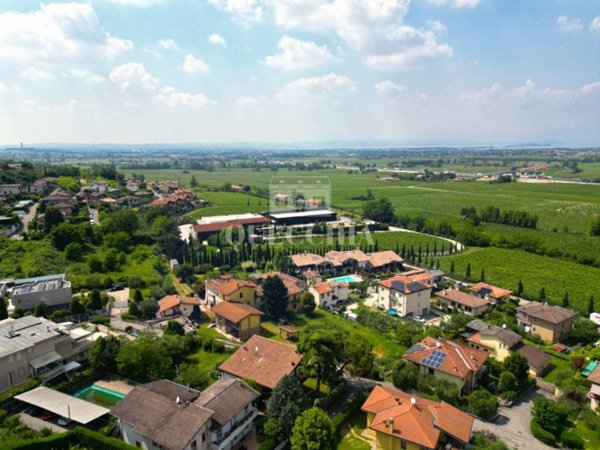 casa indipendente in vendita a Peschiera del Garda