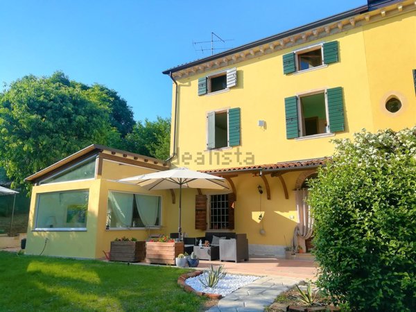 pentavano in vendita a Peschiera del Garda in zona Dolci