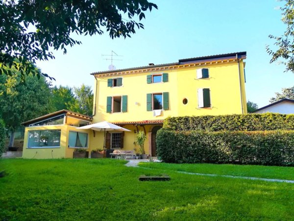 pentavano in vendita a Peschiera del Garda in zona Dolci