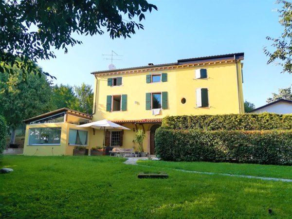 pentavano in vendita a Peschiera del Garda in zona Dolci