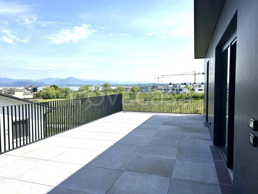 appartamento in vendita a Peschiera del Garda in zona San Benedetto di Lugana