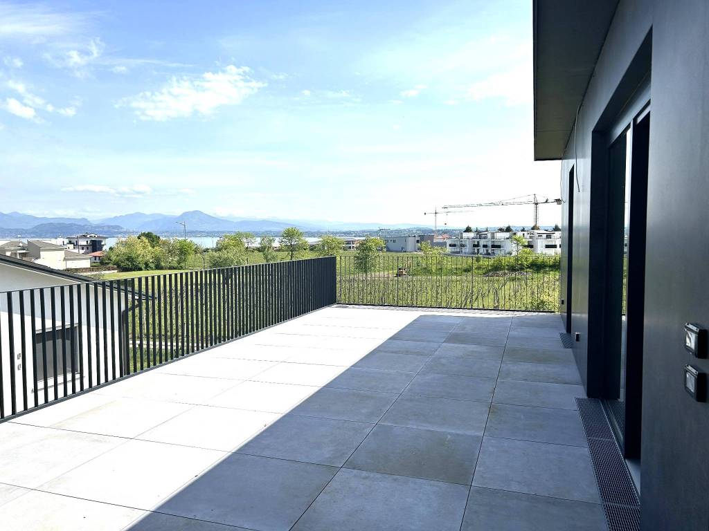 appartamento in vendita a Peschiera del Garda in zona San Benedetto di Lugana