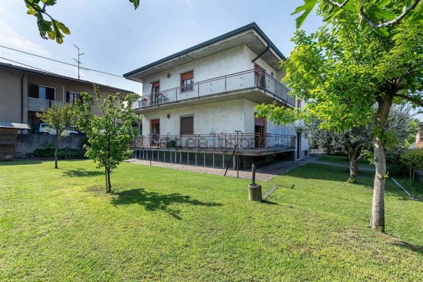 appartamento in vendita a Peschiera del Garda