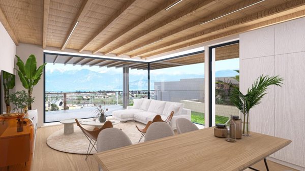 casa indipendente in vendita a Peschiera del Garda