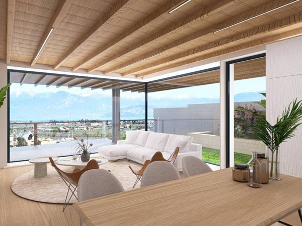 casa indipendente in vendita a Peschiera del Garda