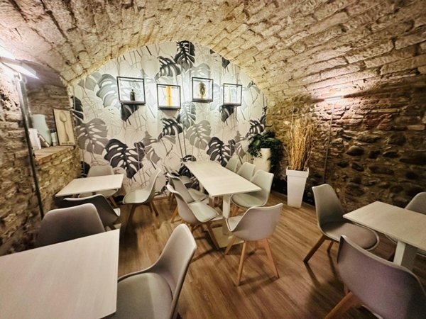 negozio in vendita a Peschiera del Garda