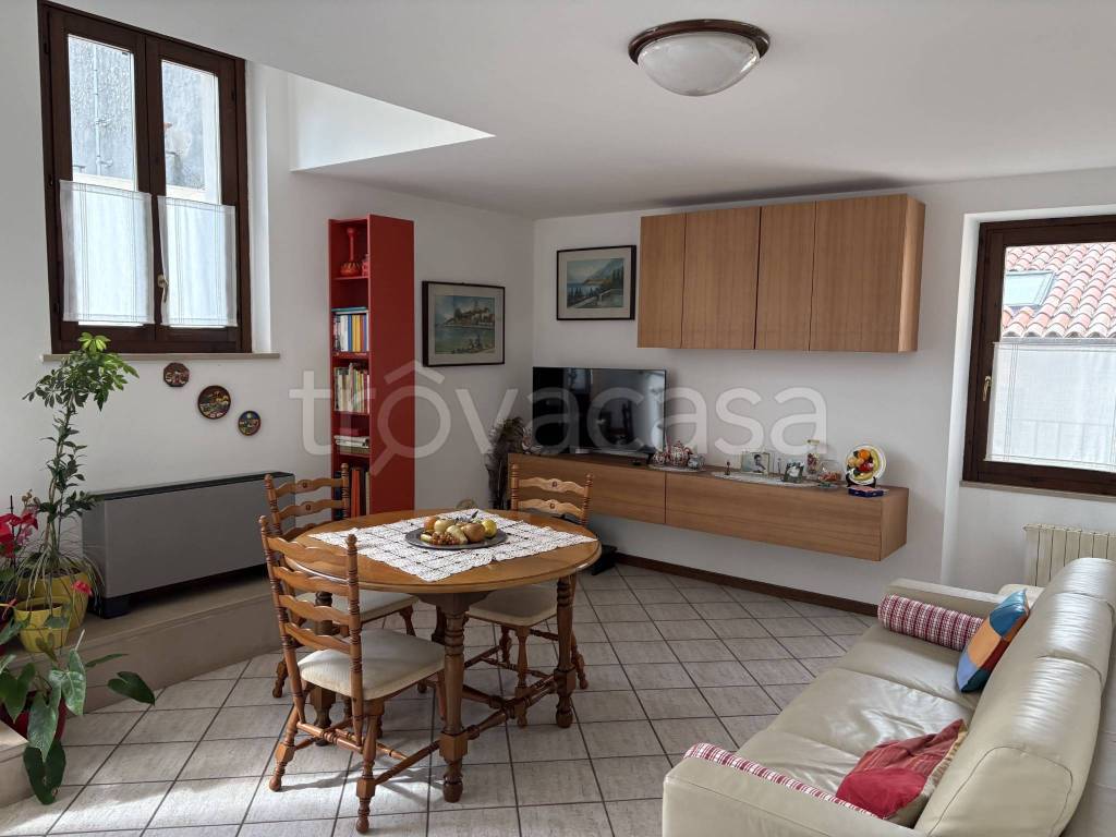 appartamento in vendita a Peschiera del Garda