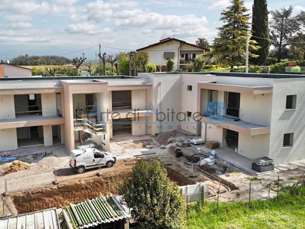 appartamento in vendita a Peschiera del Garda in zona Broglie