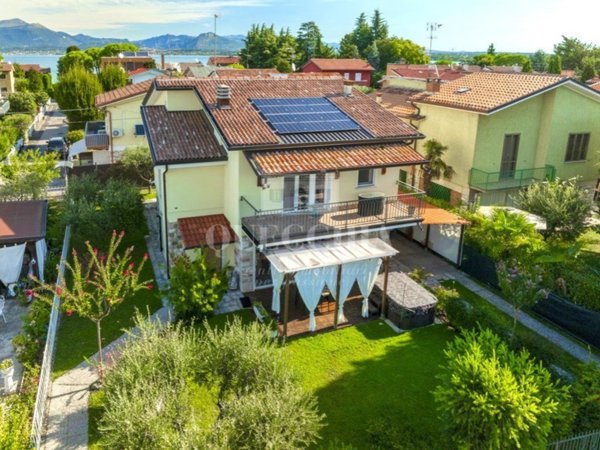 casa indipendente in vendita a Peschiera del Garda