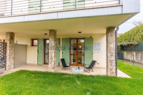 casa indipendente in vendita a Peschiera del Garda in zona Broglie