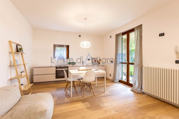 casa indipendente in vendita a Peschiera del Garda in zona Broglie