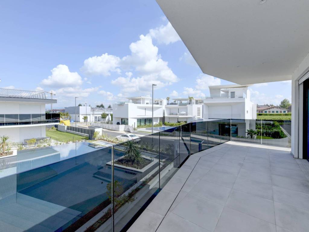 appartamento in vendita a Peschiera del Garda